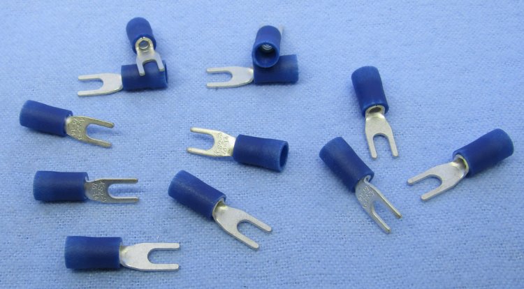 Fork/Spade Insulated 16-14Awg #4 Stud (12Pk) Blue Vinyl