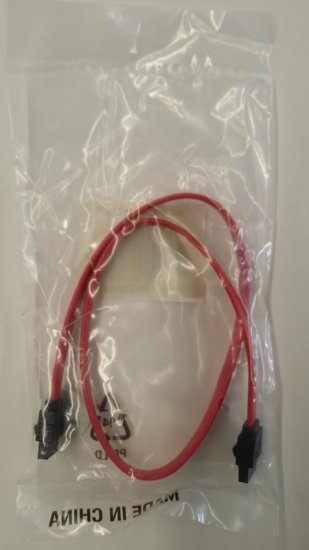 18" Red SATA 6Gbps Cable w/Locking Latch Straight/Straight