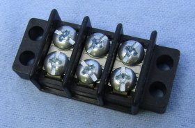 Barrier Strip 3-Pole 20Amp 300V #6 Screw/Stud